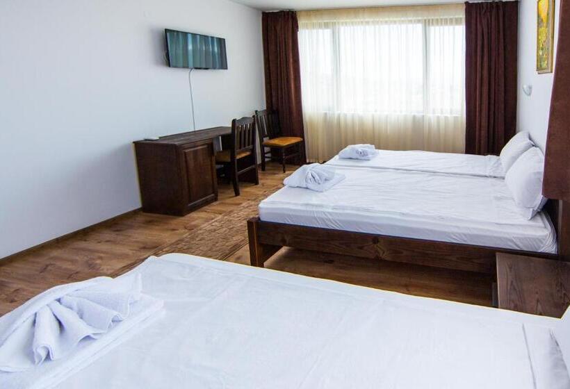 스탠다드 트리플 룸, Guest House Ognyanovo