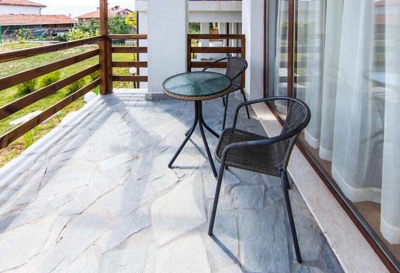 Студио Стандарт Вид на Сад, Guest House Ognyanovo