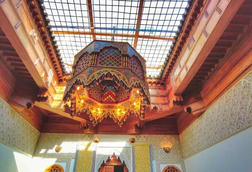 سوییت, Riad Ouliya