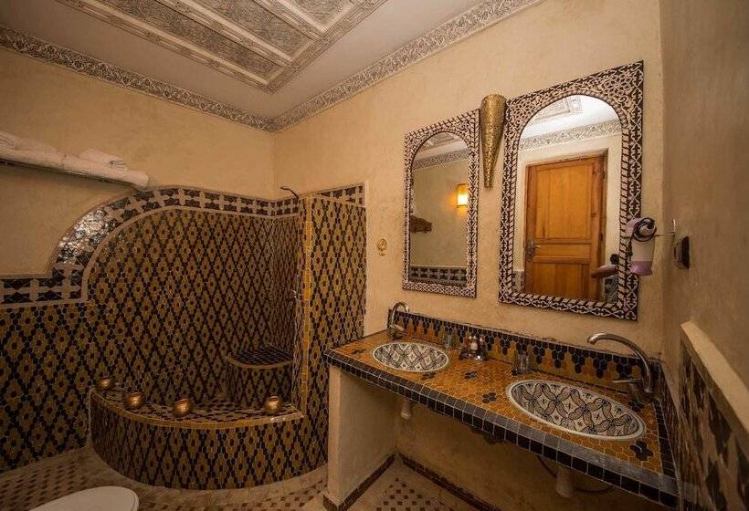 سوییت, Riad Ouliya
