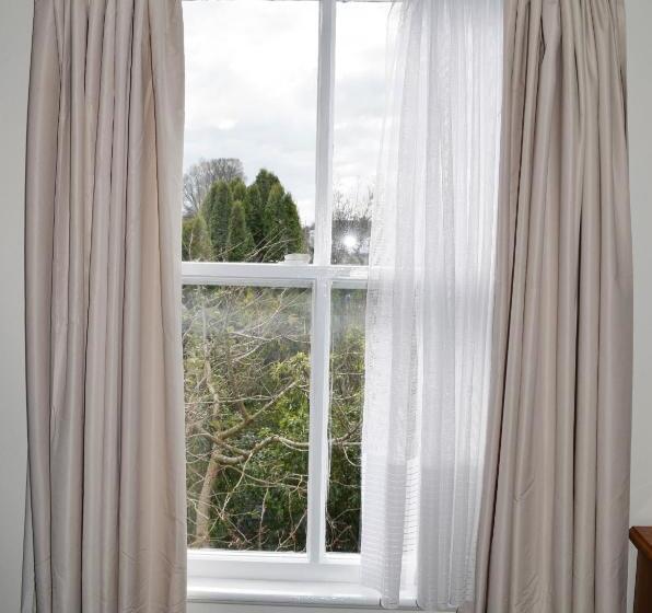 اتاق استاندارد با سرویس بهداشتی مشترک, The Greytown