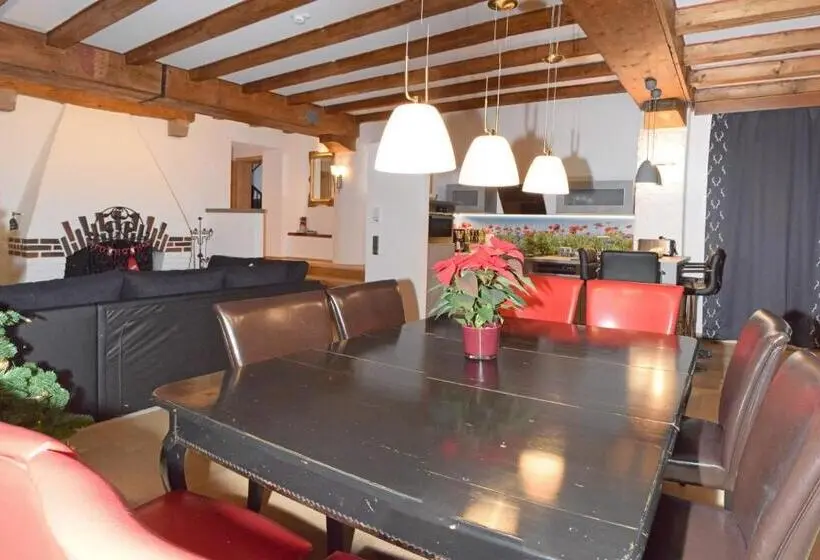 ２ベッドルームアパートメント, Der Berghof