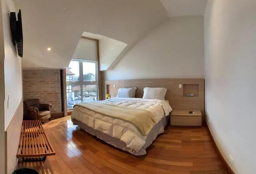 スイート, Austin Suites