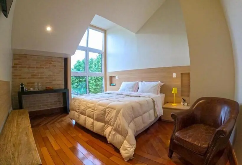 スイート, Austin Suites