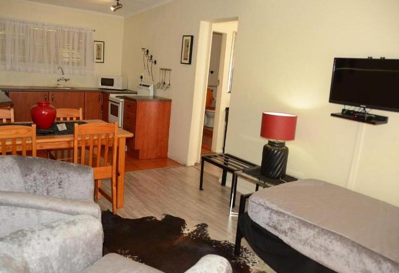 Eenvoudige Driepersoonskamer, Big Tree Midrand