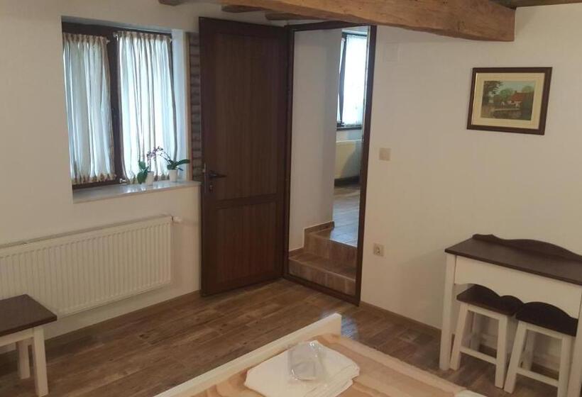 Апартаменты Deluxe 1 Спальня, Guest House Zlateya