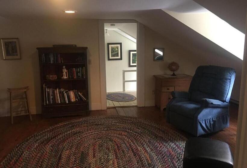 غرفة قياسية, Back Inn Time