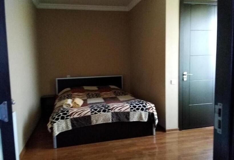 اتاق استاندارد با بالکن, Goga Guesthouse