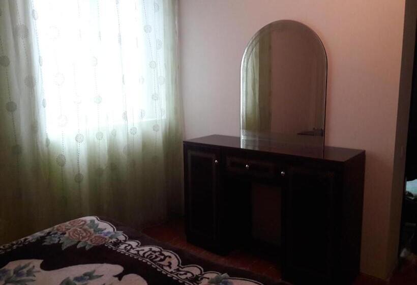 اتاق استاندارد سه نفره, Goga Guesthouse