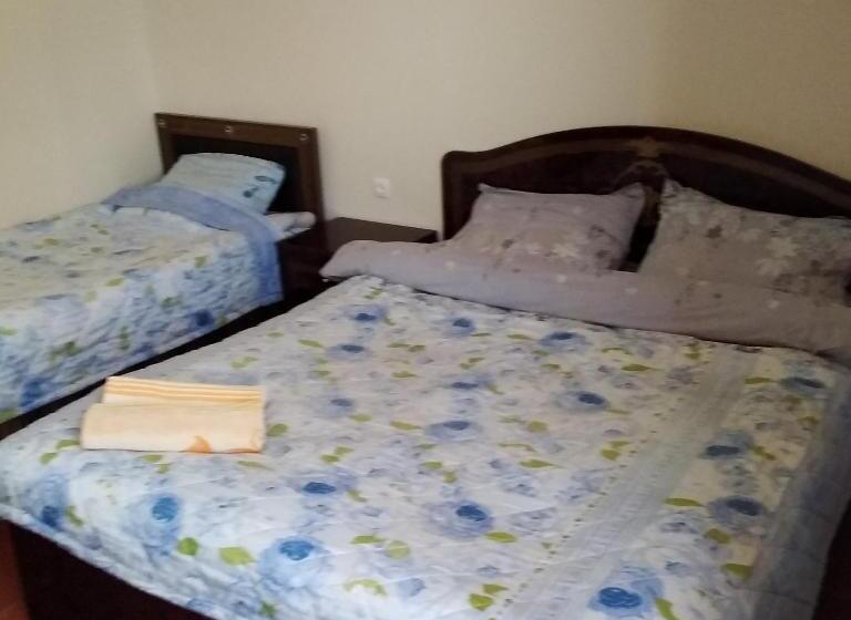 اتاق استاندارد سه نفره, Goga Guesthouse