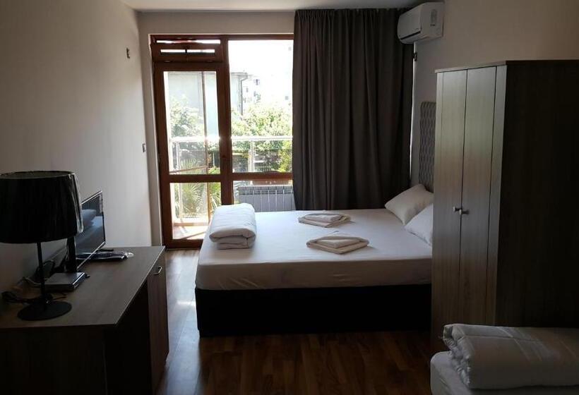 Трехместный Номер Стандарт с Балконом, Guest House Beglik Tash