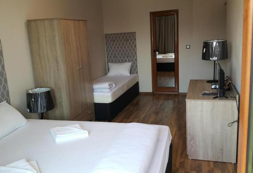 اتاق استاندارد سه تخته با بالکن, Guest House Beglik Tash