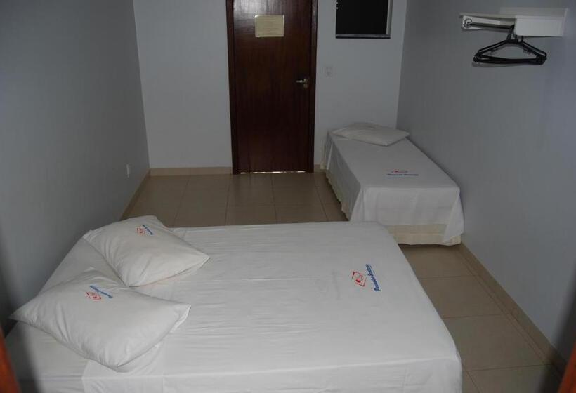 스탠다드 트리플 룸, Pousada Santana Trindade Goiás