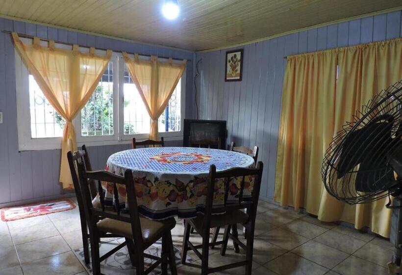 بنجلو عائلى, Cabañas Piedras Blancas