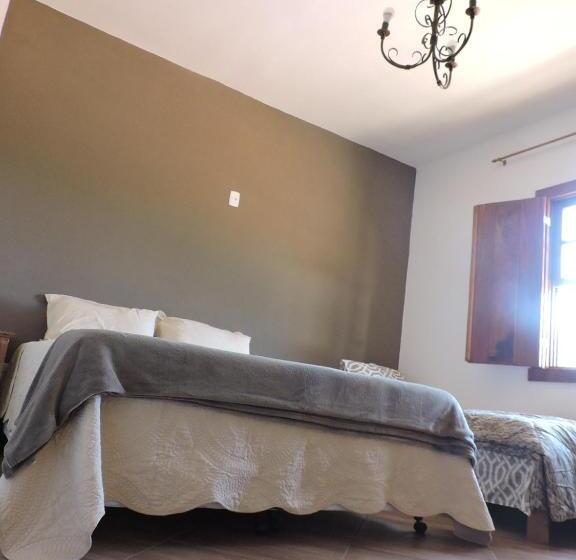 四人标准间, Pousada Canarinho