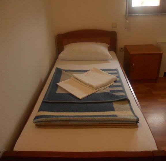 اتاق استاندارد یک نفره, Sobe Jasna