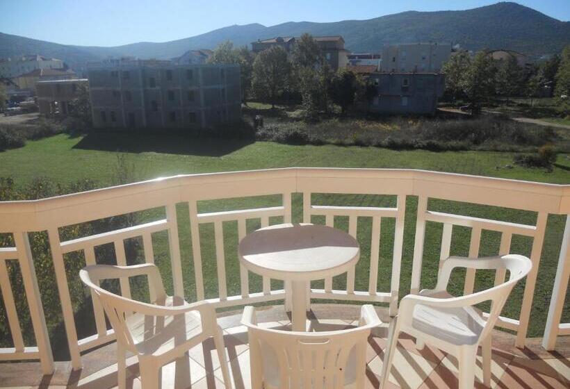 اتاق استاندارد سه نفره, Sobe Jasna