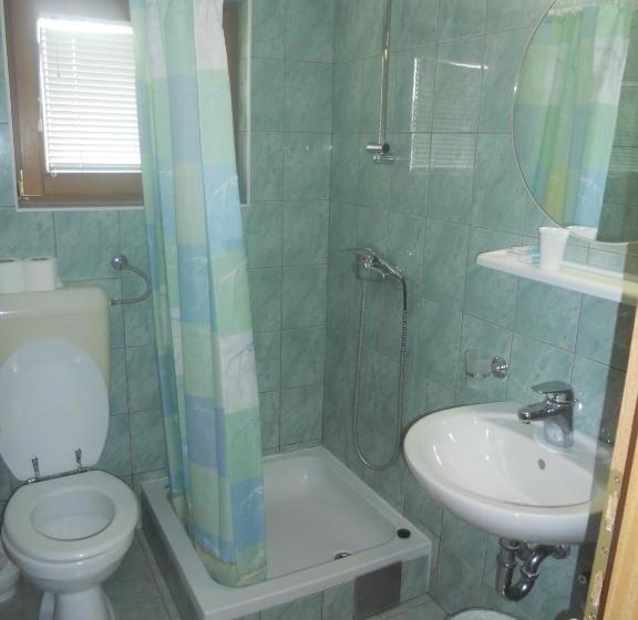 اتاق استاندارد چهار تخته, Sobe Jasna