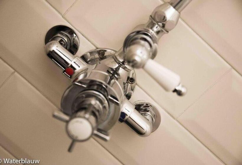 Номер Стандарт, Logement Aan De Vecht