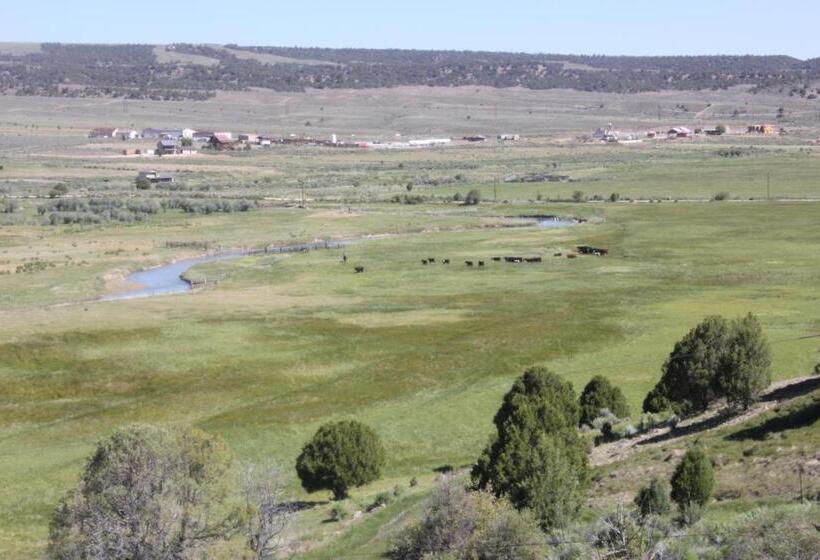 Standard studio with river view, Sevier River Ranch & Cattle Company