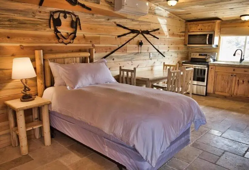 ファミリールーム, Sevier River Ranch & Cattle Company
