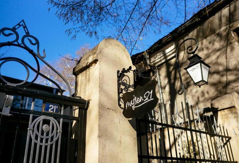 اتاق استاندارد با سرویس بهداشتی مشترک, Guest House Maison 21