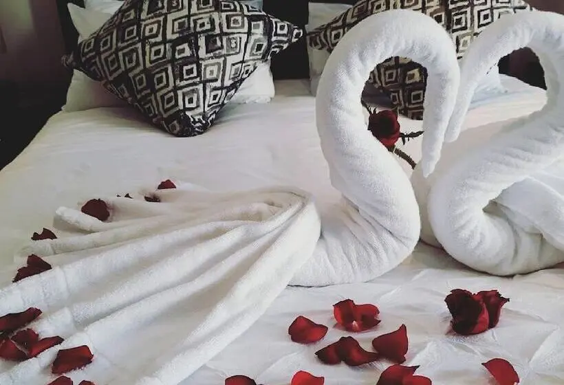 اتاق لوکس, Rostalyn Guesthouse