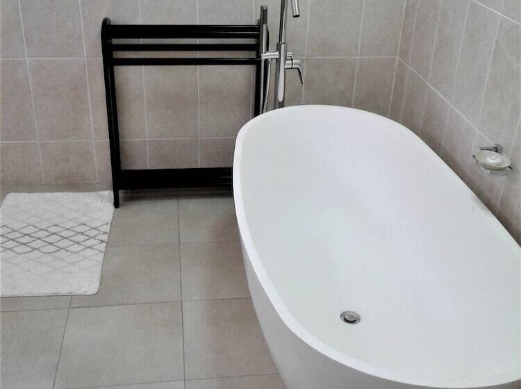 Номер Deluxe, Rostalyn Guesthouse