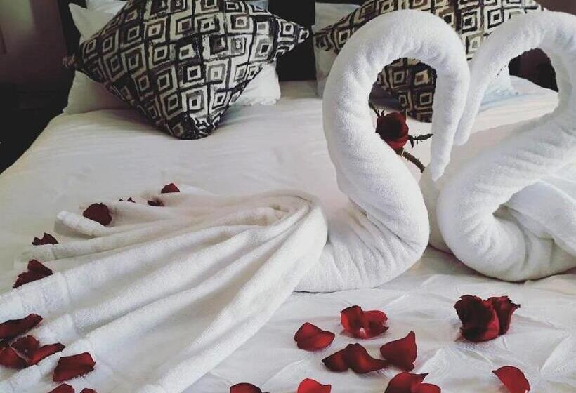 Номер Deluxe Вид на Море с Балконом, Rostalyn Guesthouse