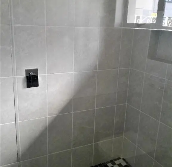 اتاق لوکس با بالکن و چشمانداز دریا, Rostalyn Guesthouse