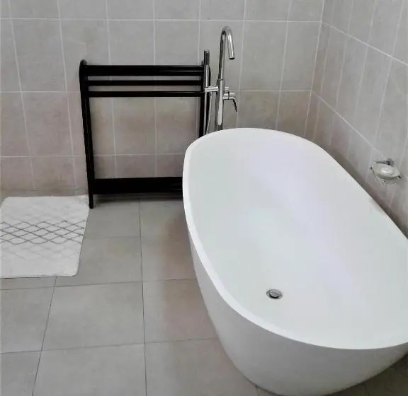 اتاق لوکس با چشمانداز دریا, Rostalyn Guesthouse