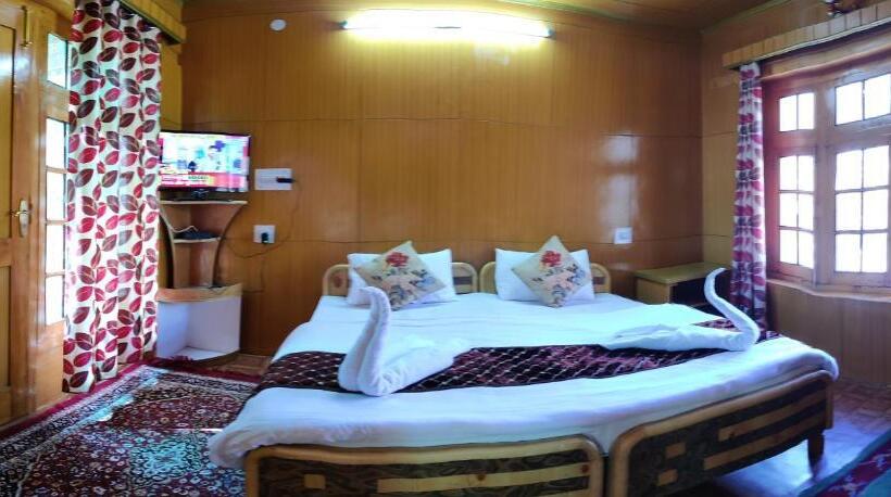 اتاق خانوادگی, Youthok Guest House