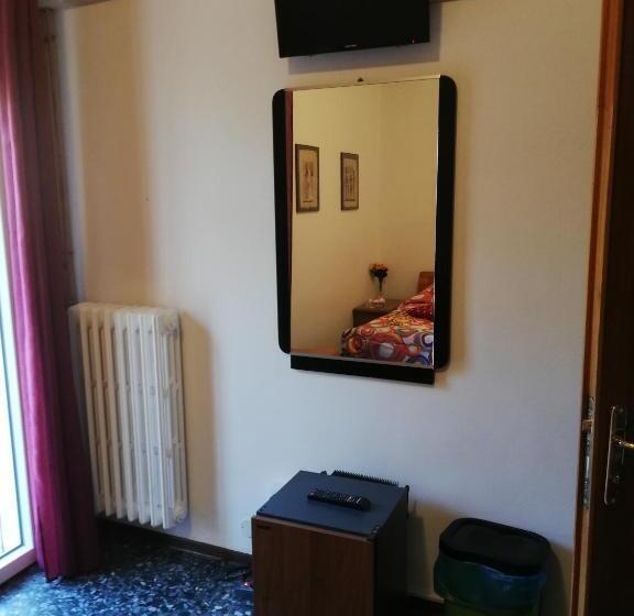 Номер Стандарт Совместная Ванная, Venice Best Vacation