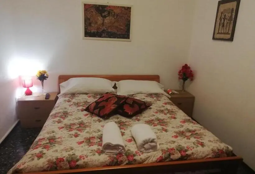 Classic Kolmen Hengen Huone, Venice Best Vacation