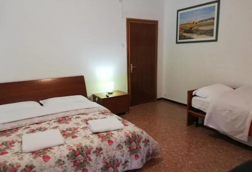 Classic Kolmen Hengen Huone, Venice Best Vacation