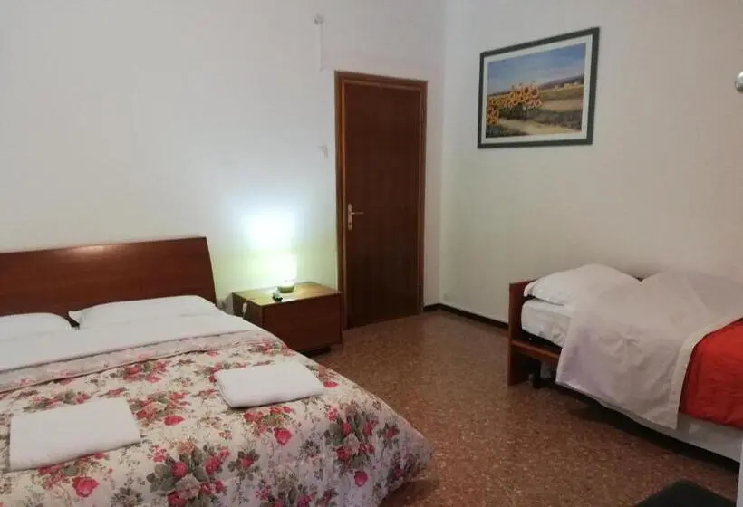 Classic Kolmen Hengen Huone, Venice Best Vacation