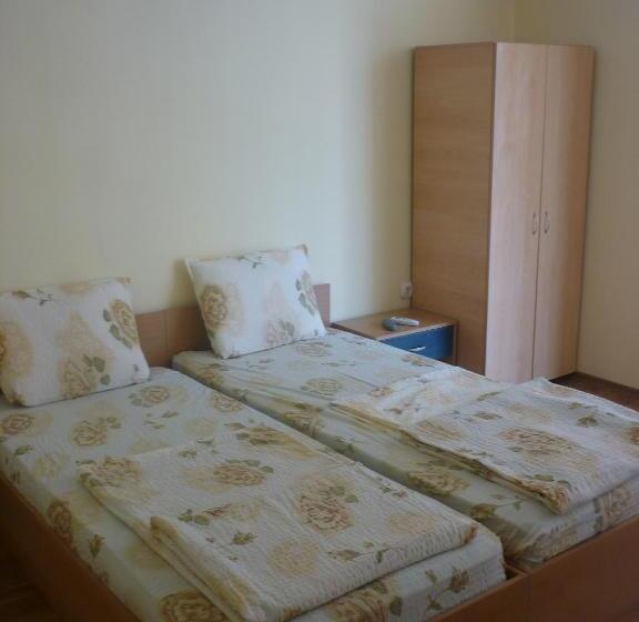 标准间带阳台, Guest House Pri Valyo