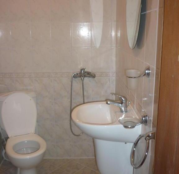 带阳台的三人标准间, Guest House Pri Valyo