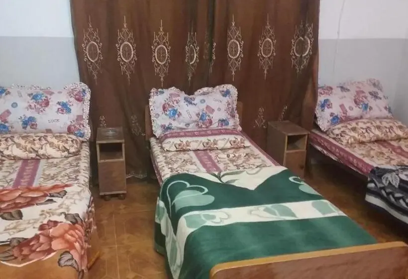 اتاق استاندارد سه تخته با سرویس بهداشتی مشترک, Sami Hostel
