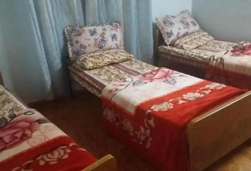 اتاق استاندارد سه تخته با سرویس بهداشتی مشترک, Sami Hostel