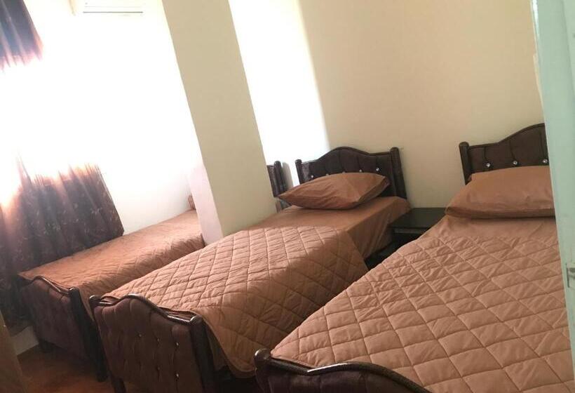 اتاق استاندارد سه تخته با سرویس بهداشتی مشترک, Sami Hostel