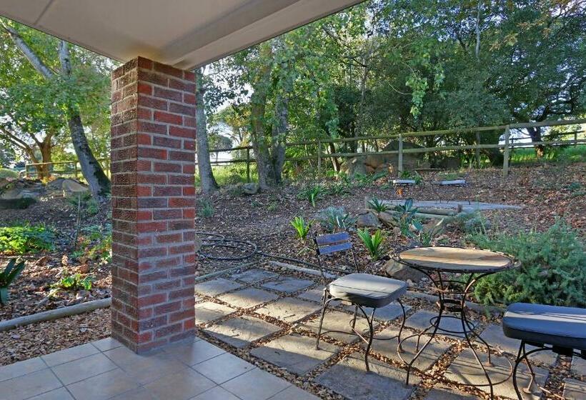 شقة غرفة واحدة, Marshden Estate