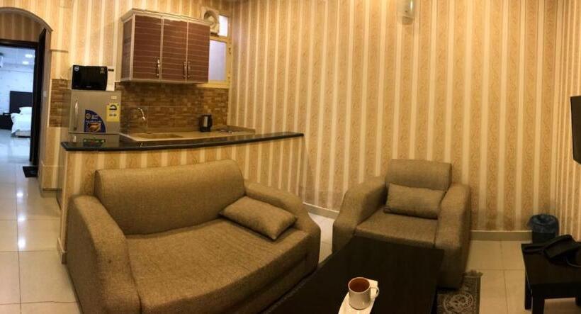 شقة غرفة واحدة, Oroub El Forssan