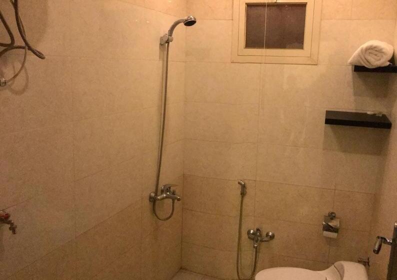 شقة غرفتين, Oroub El Forssan