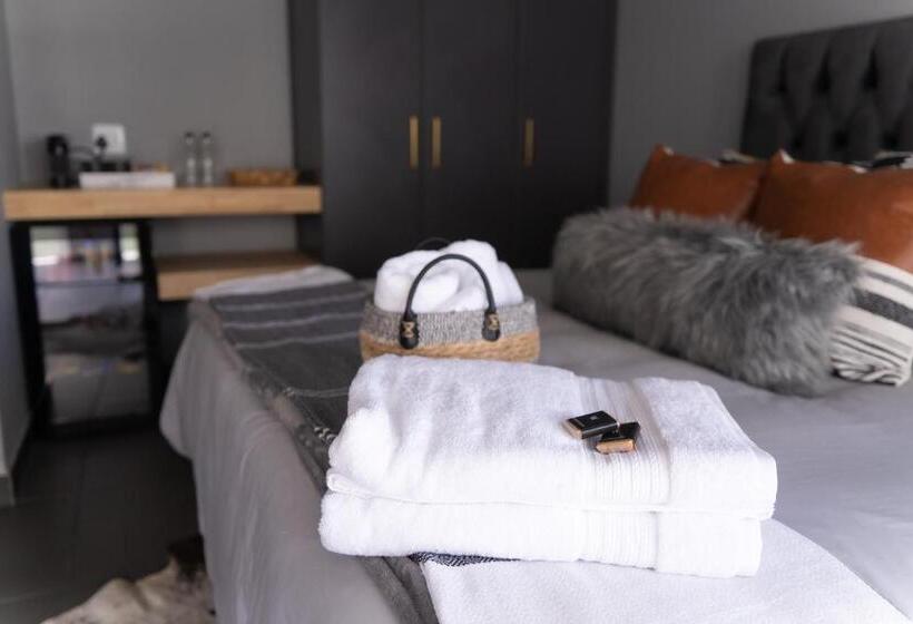 Семейный Номер Совместный Санузел, Waterfront Boutique Hotel Vanderkloof