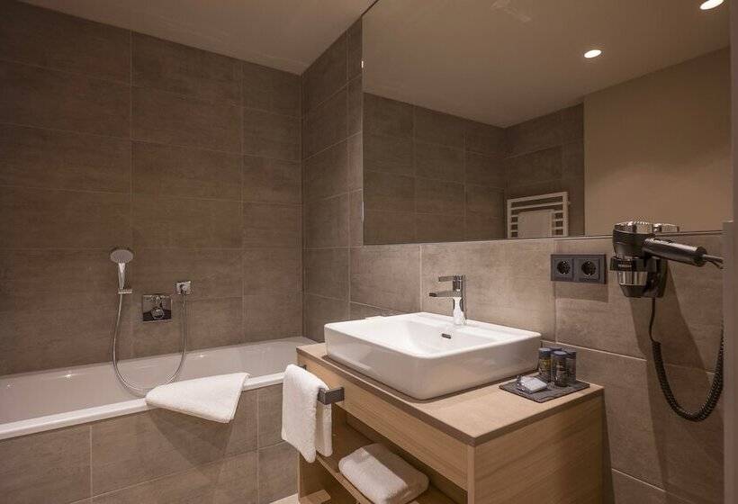 شقة غرفتين, Postresidenz