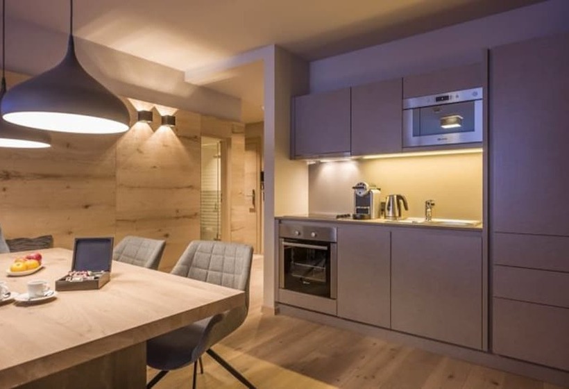 דירת שני חדרים, Postresidenz