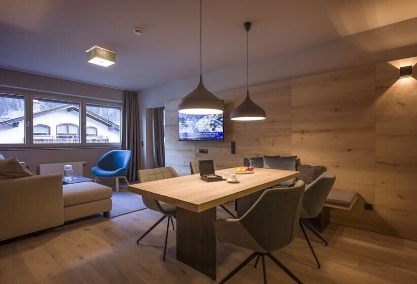 Апартаменты 2 Спальни, Postresidenz