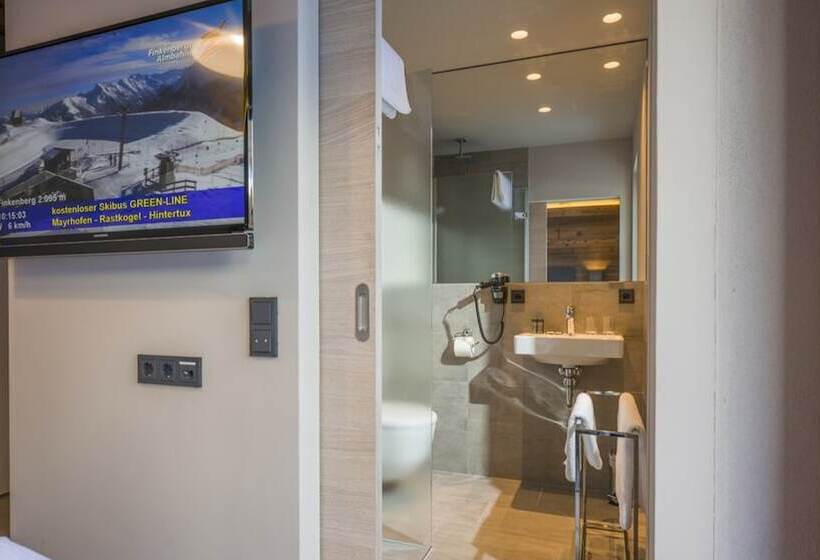 דירת פנטהאוז 1 חדרי שינה, Postresidenz