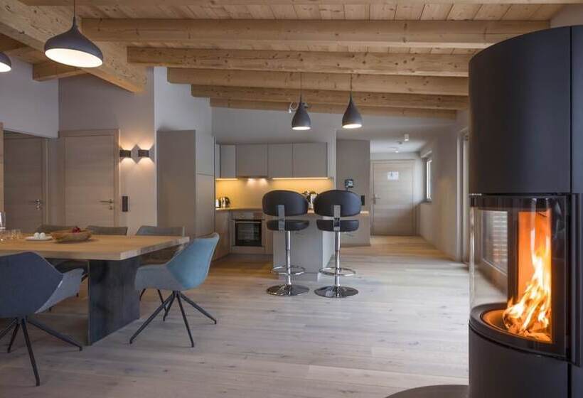 דירת פנטהאוז 1 חדרי שינה, Postresidenz